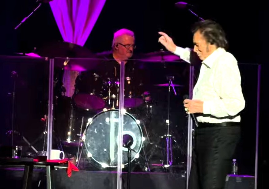 Engelbert Humperdinck introduces Steve!